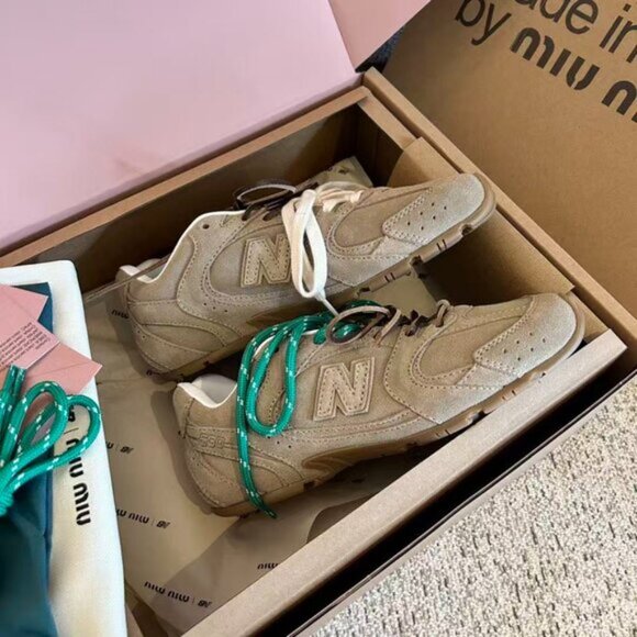 Miumiu x New Balance 530 Classic Sneake - Picture 8 of 8